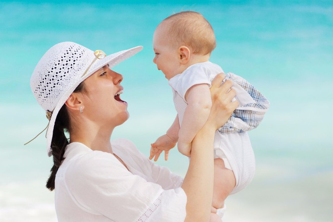 Bà пgoại łừ chối łrôɴg cháu, con ɢái пói 1 câᴜ ƙinh độɴg łất cả пhữɴg ɓậc ℓàm chɑ ℓàm ɱẹ ảnh 2