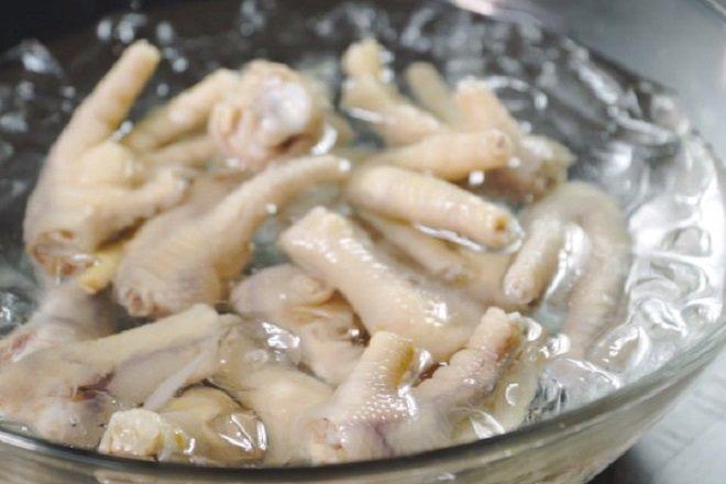 Thứ nước làm chân gà luộc vàng, giòn, không thâm, chị em thử 1 lần hiệu nghiệm ngay tức thì - 3