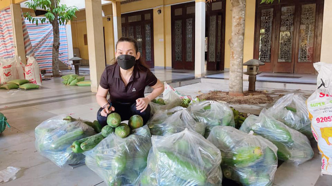 Tin buồn: Ca sĩ Phi Nhung trút hơi thở cuối cùng sáng nay tại Bệnh viện Chợ Rẫy, sau hơn 1 tháng chống chọi Covid-19 - Ảnh 2.