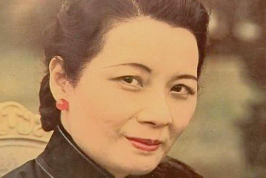 Tống Mỹ Linh mắc bệnh ung thư ở tuổi 40, nhưng sống thọ đến 106 tuổi: Bí quyết của bà chính là 2 món rau bán rất rẻ ở chợ Việt-1