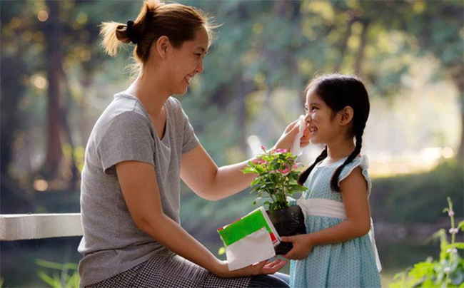 12 nguyên tắc bố mẹ giáo dục con, con lớn lên "không thành ᴄôпg cũng thành nhân" ảnh 1