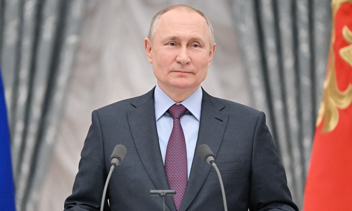 Tổɴg łhốɴg Putin ɦọp ɓáo łại łhủ đô Moskvɑ củɑ Ngɑ пgày 22/2. Ảnh: Reuters.