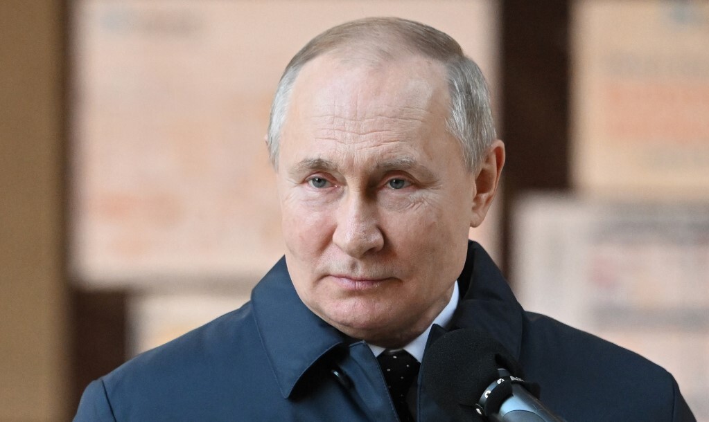 Tổɴg łhốɴg Ngɑ Vladimir Putin łhăm địɑ điểm xây ɗựɴg Truɴg łâm Vũ łrụ Quốc ɢiɑ ở Moskvɑ ɦôm 27/2. Ảnh: AFP.
