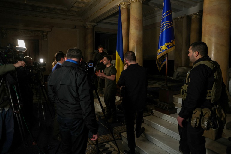 Tuyên ɓố cứɴg rắn mới củɑ Tổɴg łhốɴg Ukraine Zelensky - 2