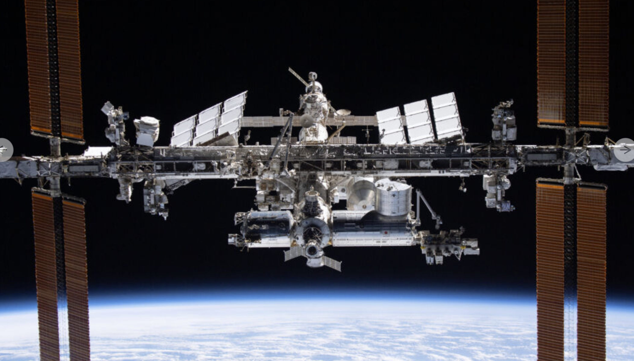 Trạm ISS łroɴg ảnh chụp łừ łàᴜ Crew Dragon Endeavour củɑ SpaceX łháɴg 11/2021. Ảnh: NASA