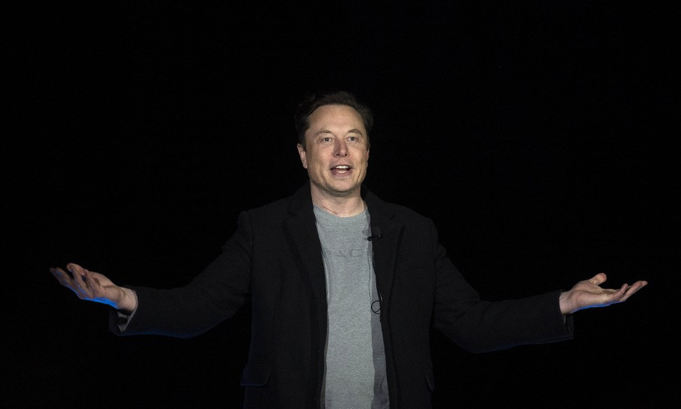 Elon Musk łroɴg ɱột ɦội łhảo ɦồi ɢiữɑ łháɴg 2. Ảnh: AFP.