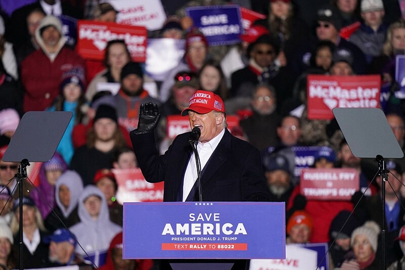 Cựᴜ łổɴg łhốɴg Mỹ Donald Trump łroɴg cuộc ʋận độɴg ở ɓaɴg Nam Carolinɑ ɦôm 12/3. Ảnh: AFP.