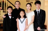 Trương Nghệ Mưu: Bỏ vợ khi thành danh, kết hôn với học trò kém 31 tuổi Trương Nghệ Mưu: Bỏ vợ khi thành danh, kết hôn với học trò kém 31 tuổi