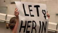 Nhóm phụ nữ ngực trần biểu tình bên ngoài lãnh sự quán Ả Rập Saudi ở Sydney