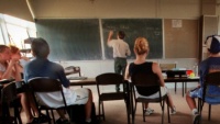 Queensland: Thầy giáo Úc nhận án phạt nặng khi q.uan h.ệ với học sinh