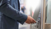 Melbourne: B.ắt giữ 2 nghi phạm gắn camera đọc trộm mật khẩu thẻ ATM