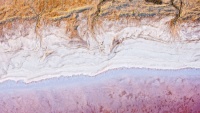 Độc đáo những hồ nước chuyển màu hồng khi nắng nóng ở Úc