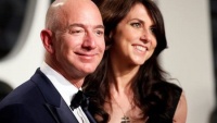 Vợ cũ của ông trùm Amazon thành phụ nữ giàu thứ 4 thế giới