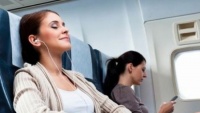 7 lời khuyên giúp bạn thoải mái hơn trong các chuyến bay đường dài