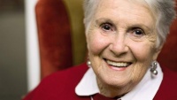 Huyền thoại ẩm thực Úc Margaret Fulton qua đời ở tuổi 94