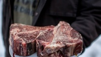 Kỳ lạ miếng thịt để tận 15 năm vẫn được bán với giá hơn 3,000 đô